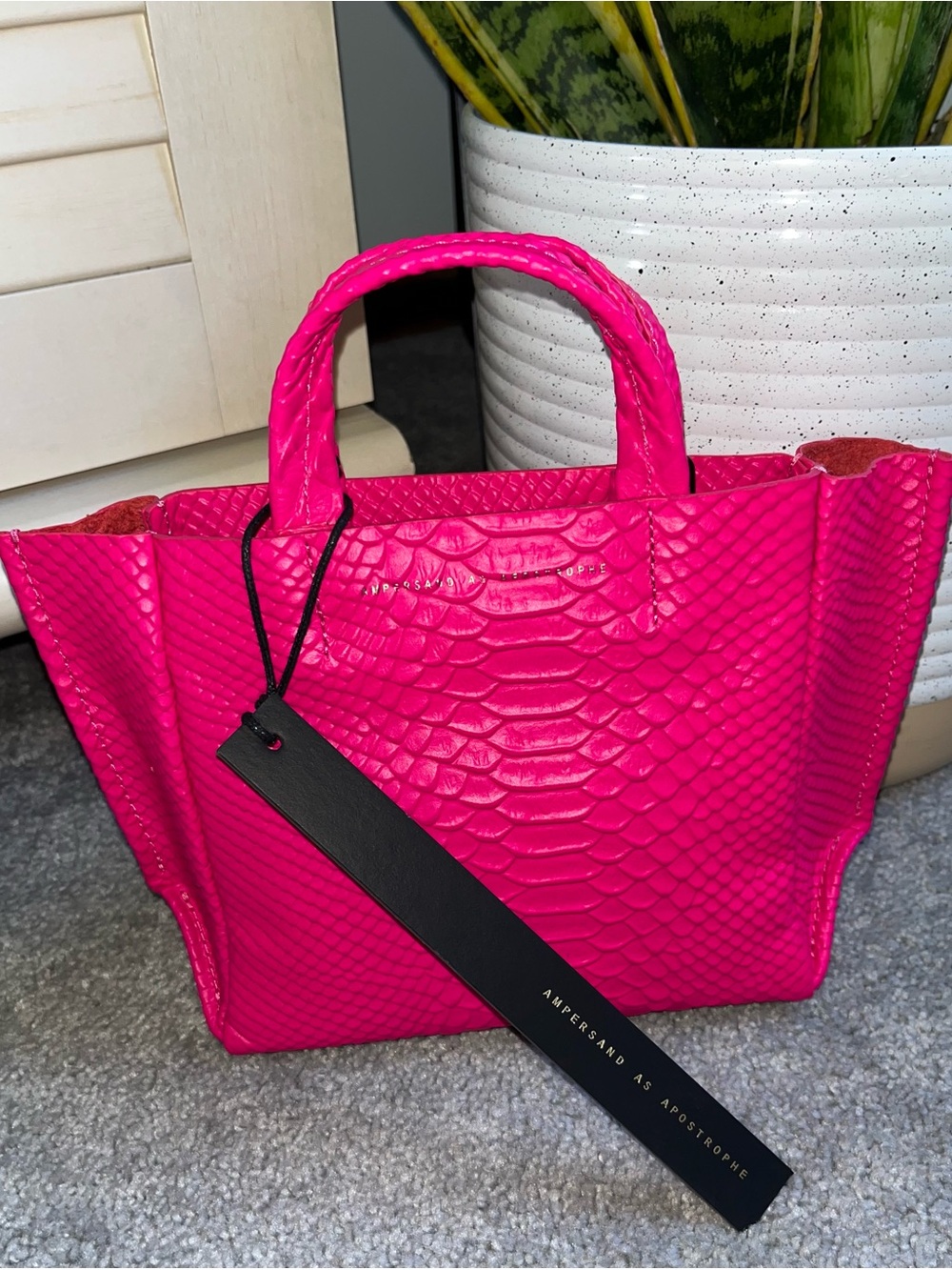 NWT Ampersand as Apostrophe Genuine Leather Micro Tote in Neon Pink Python - Picture 5 of 9